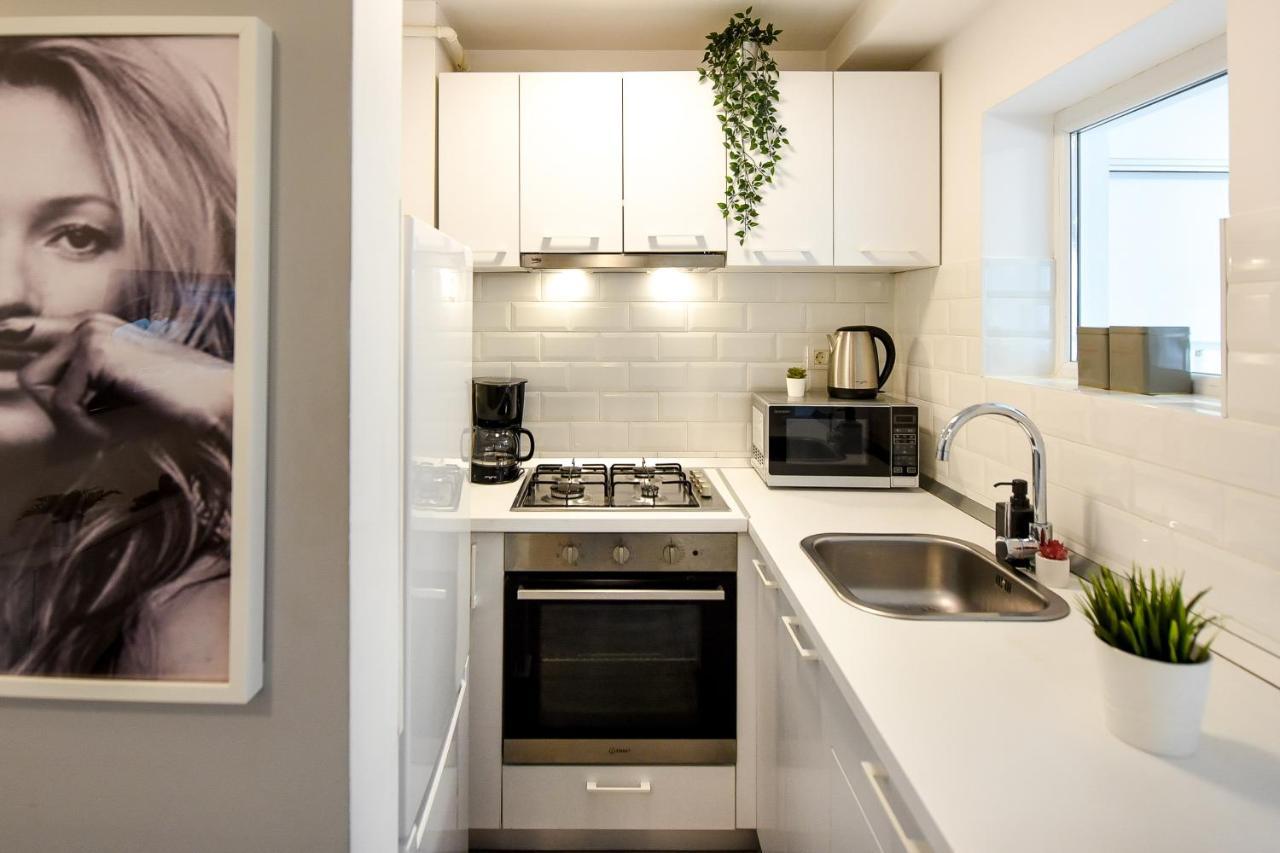 Spacious 1Br In The City Center - Amazing For Extended Stays Bukarest Exterior foto