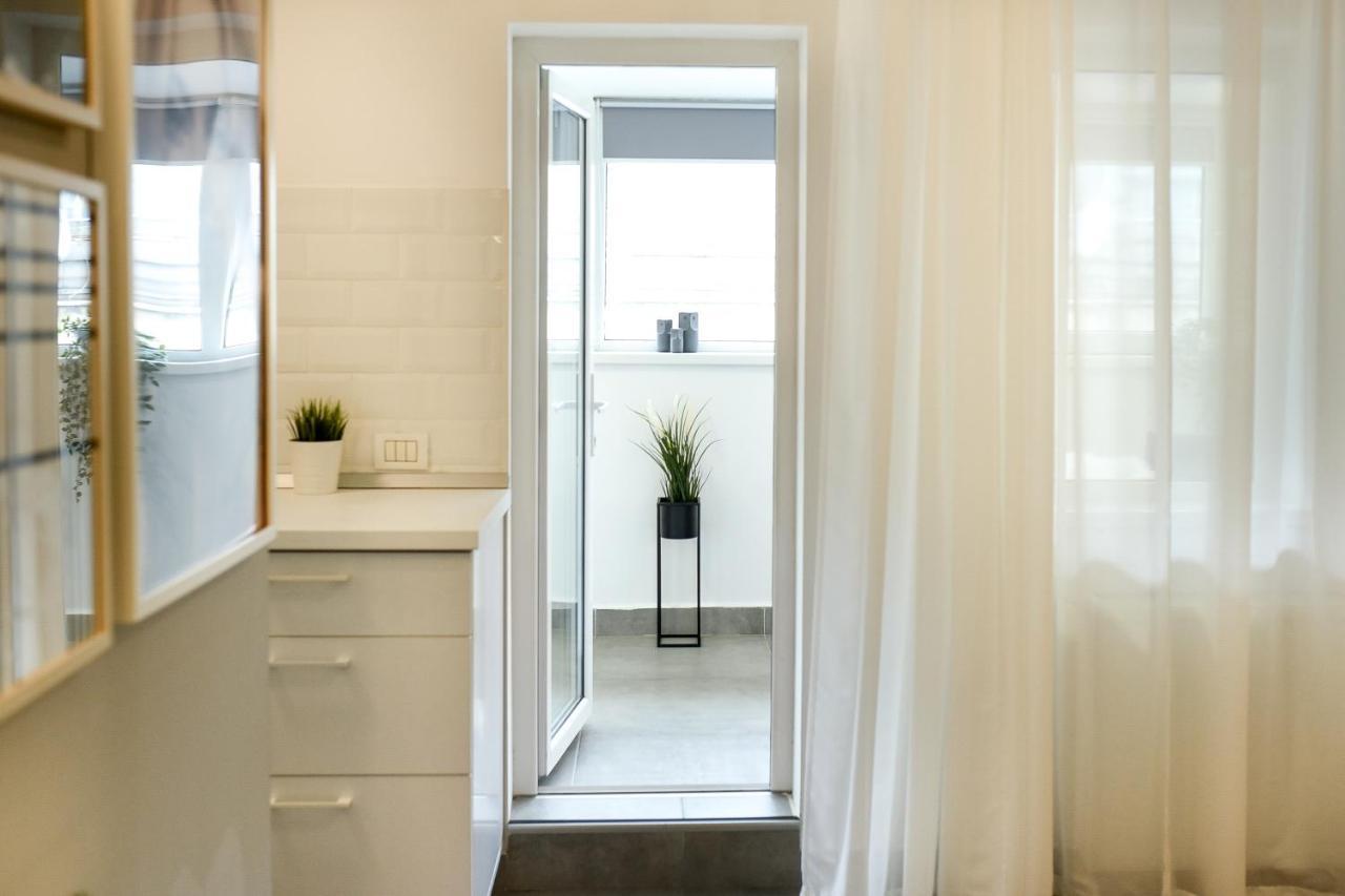 Spacious 1Br In The City Center - Amazing For Extended Stays Bukarest Exterior foto