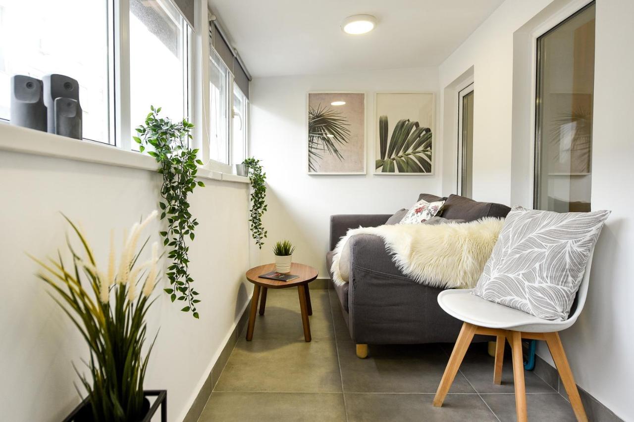 Spacious 1Br In The City Center - Amazing For Extended Stays Bukarest Exterior foto